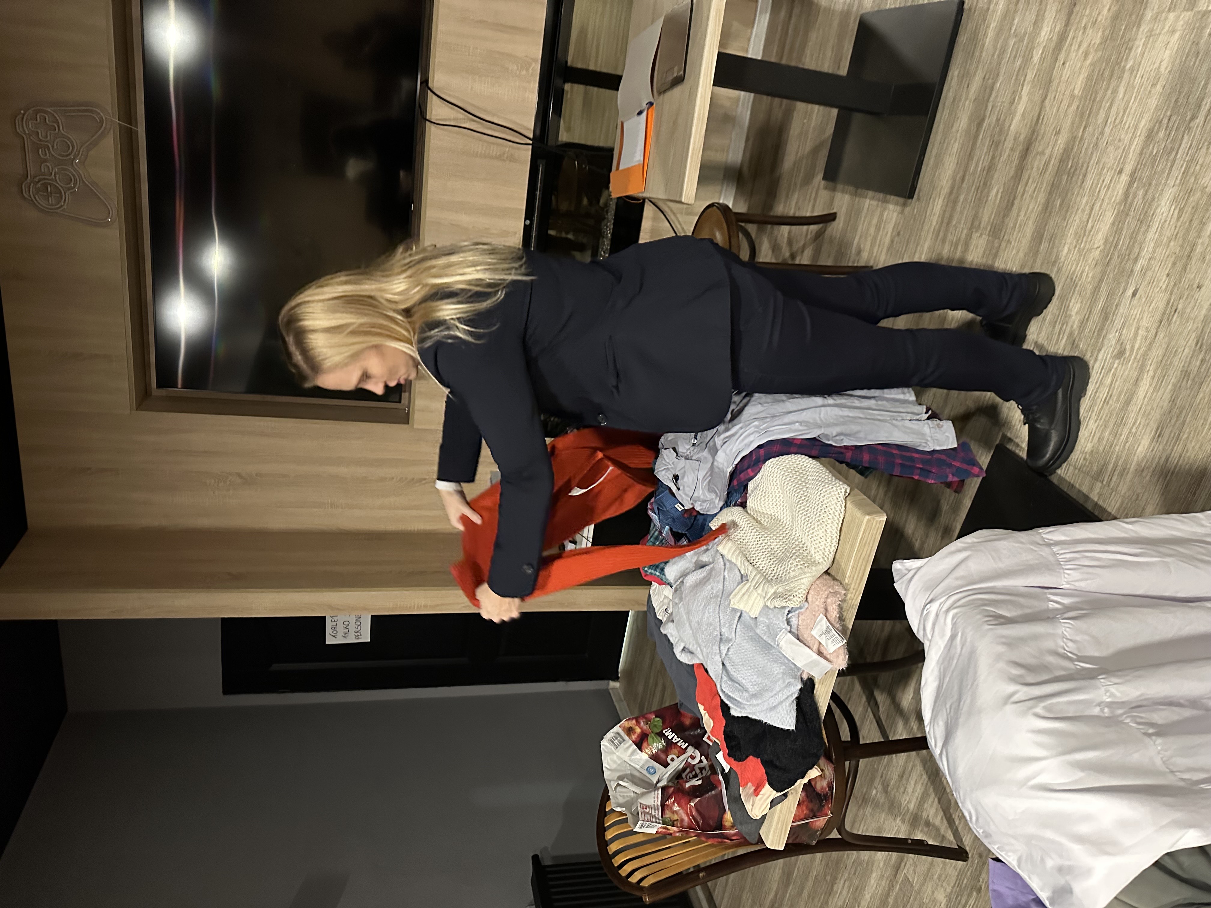 Zdjęcie wymianka szafowa - przygotowania stoiska.jpeg